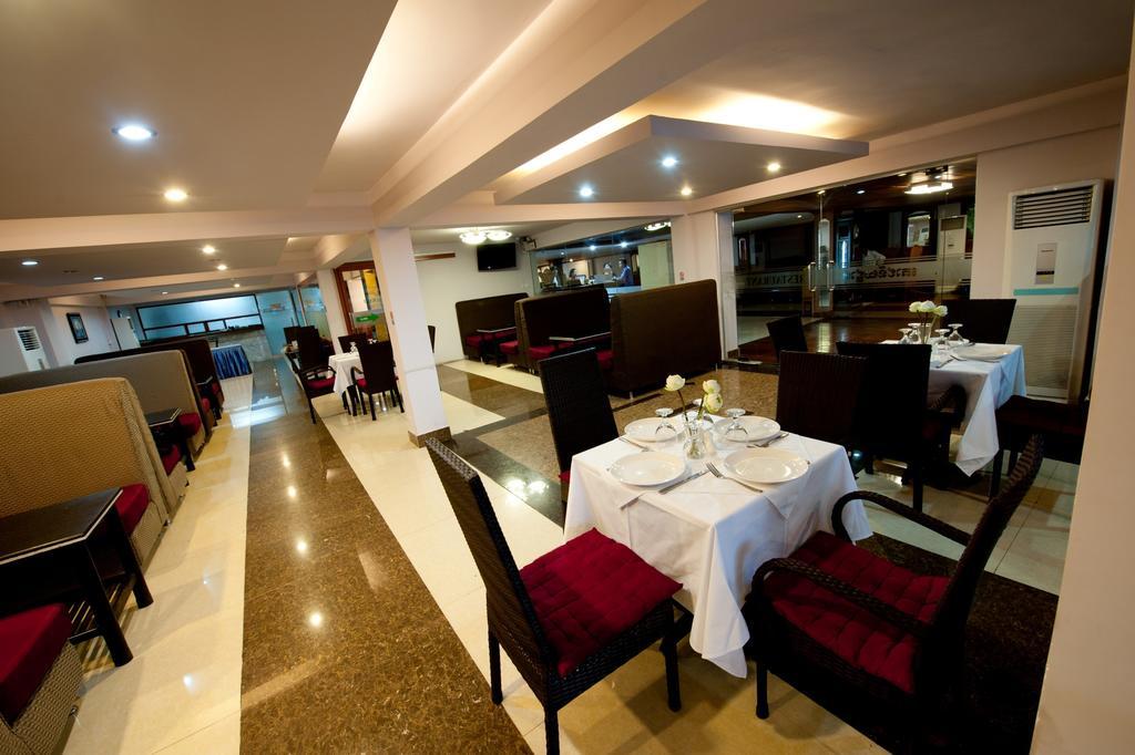 Circuit Hotel & Cafe - Nana Hotel Phnompenh Exteriér fotografie