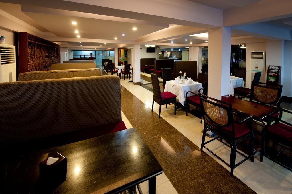 Circuit Hotel & Cafe - Nana Hotel Phnompenh Exteriér fotografie
